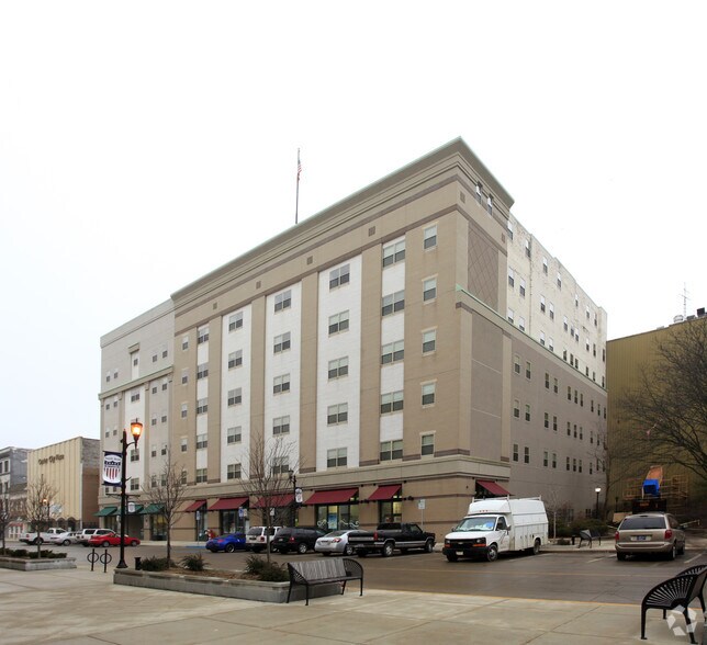More Photos Of 211 S Michigan St, South Bend Apartments For Lease