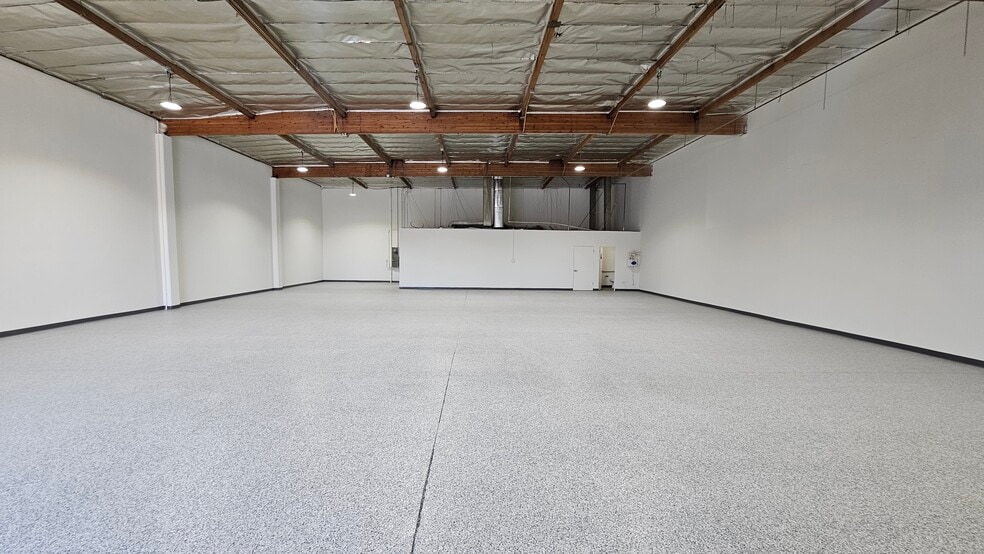 More Photos Of 12350 Montague St, Pacoima Light Manufacturing For Sale