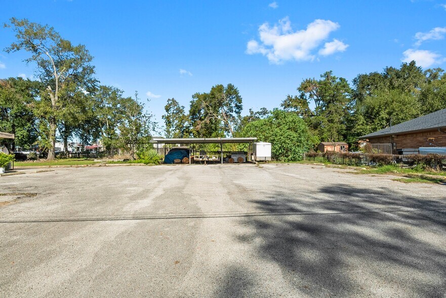 More Photos Of 1400 N Frazier St, Conroe Restaurant For Sale