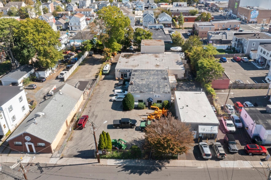 Primary Photo Of 15 Virgil St, Stamford Freestanding For Sale