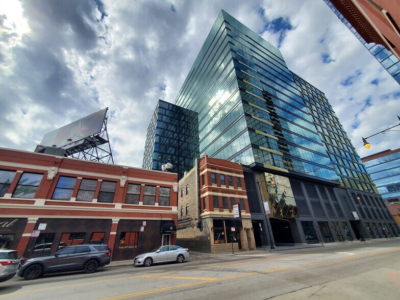 More Photos Of 160 N Halsted St, Chicago Restaurant For Lease