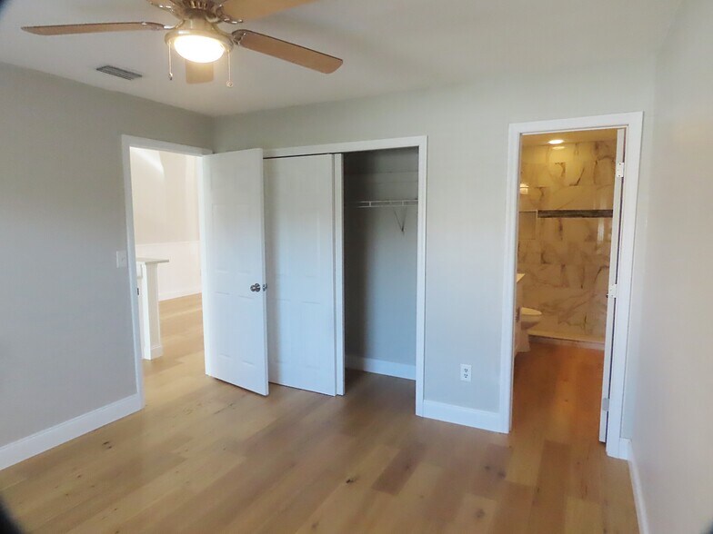 More Photos Of 5136-5186 La Mancha Ct, Orlando Apartments For Sale