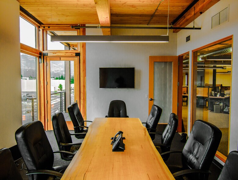 More Photos Of 603 Portway Ave, Hood River Loft Creative Space For Lease