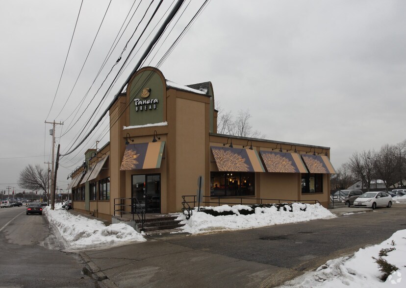 Primary Photo Of 1258 Deer Park Ave, North Babylon Restaurant For Lease