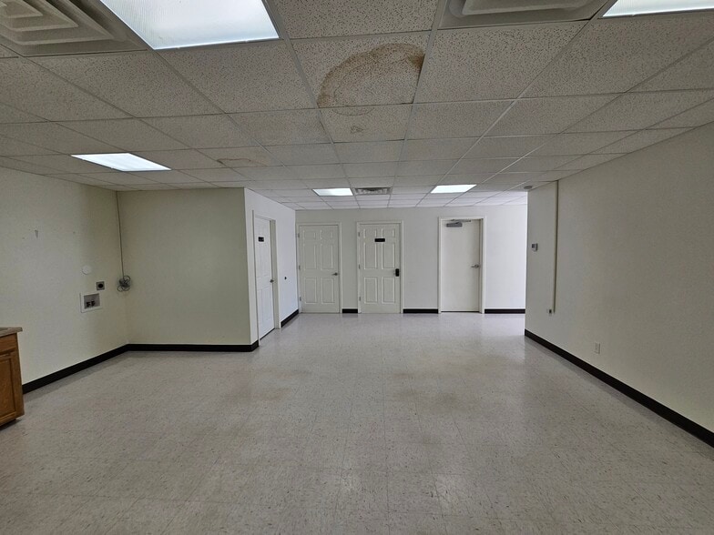 Primary Photo Of 1650 Vision Dr, Abilene Flex For Lease