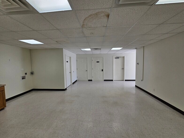 More Photos Of 1650 Vision Dr, Abilene Flex For Lease