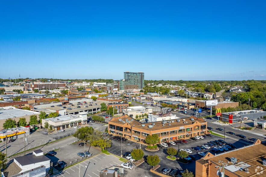 More Photos Of 4117 Hillsboro Pike, Nashville Freestanding For Lease