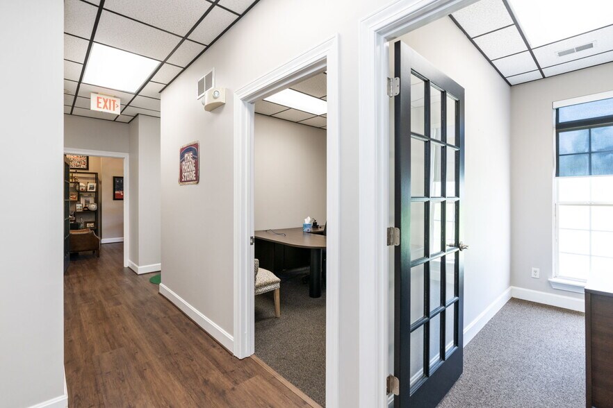 More Photos Of 3240 Office Pointe Pl, Louisville Office For Sale