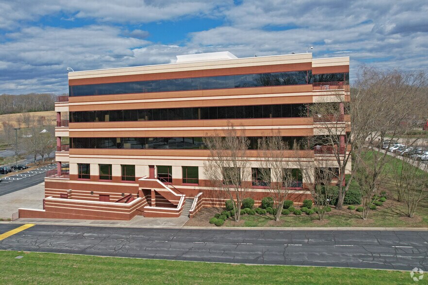 More Photos Of 1000 E Hanes Mill Rd, Winston-Salem Office For Sale