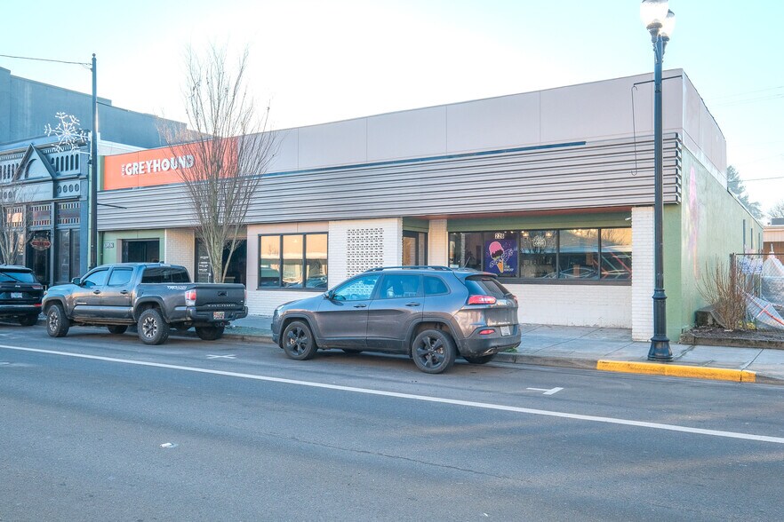 More Photos Of 220 2nd Ave SW, Albany Restaurant For Sale