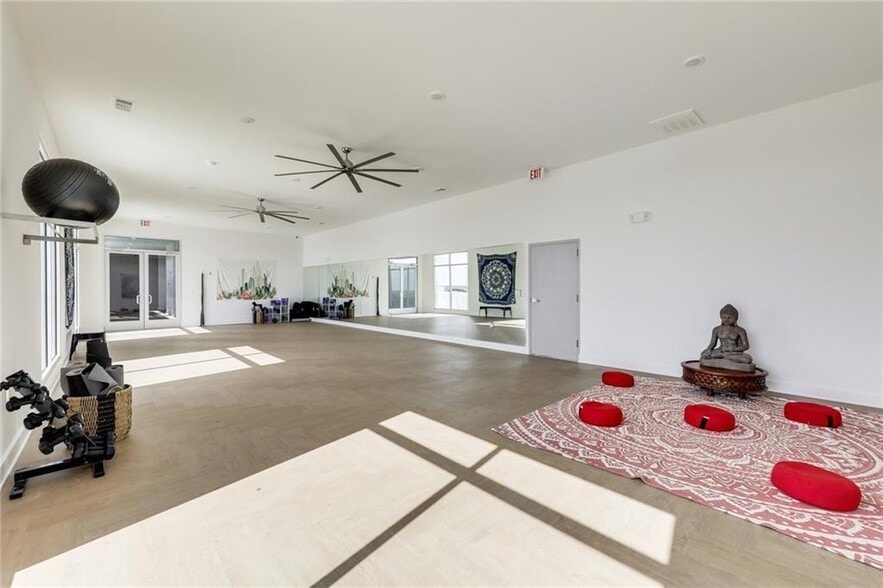 More Photos Of 4361 S Congress Ave, Austin Apartments For Sale