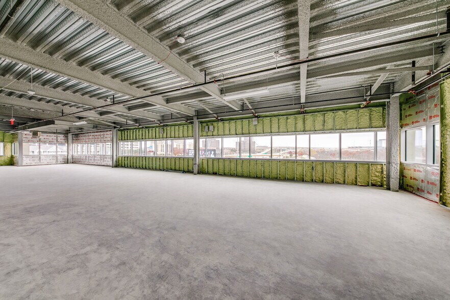 More Photos Of 11970 N Central Expy, Dallas Unknown For Lease