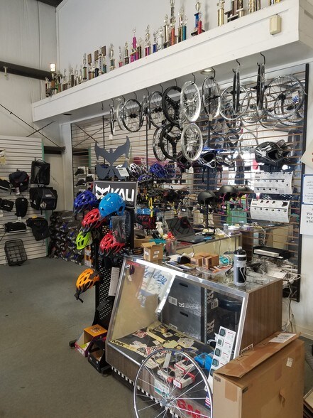 More Photos Of 131 E Rollins Rd, Round Lake Beach Freestanding For Sale