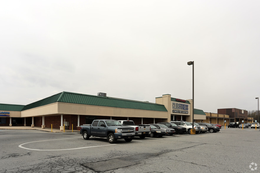 More Photos Of 650 S Bay Rd, Dover Unknown For Lease