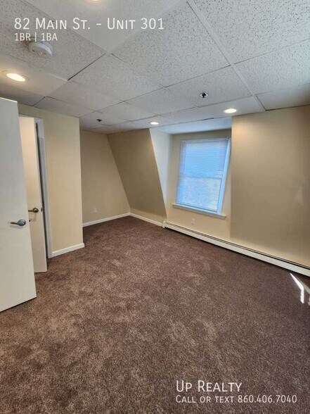 More Photos Of 82 Main St, East Hampton Apartments For Lease