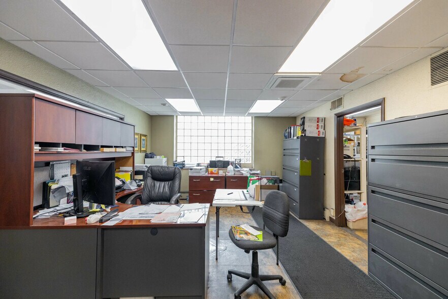 More Photos Of 10709 Capital St, Oak Park Manufacturing For Sale