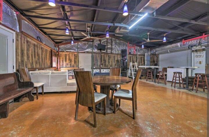 More Photos Of 6555 Navigation Blvd, Houston Warehouse For Lease