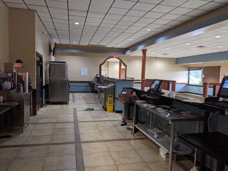 More Photos Of 5151 Avenue H, Rosenberg Restaurant For Sale