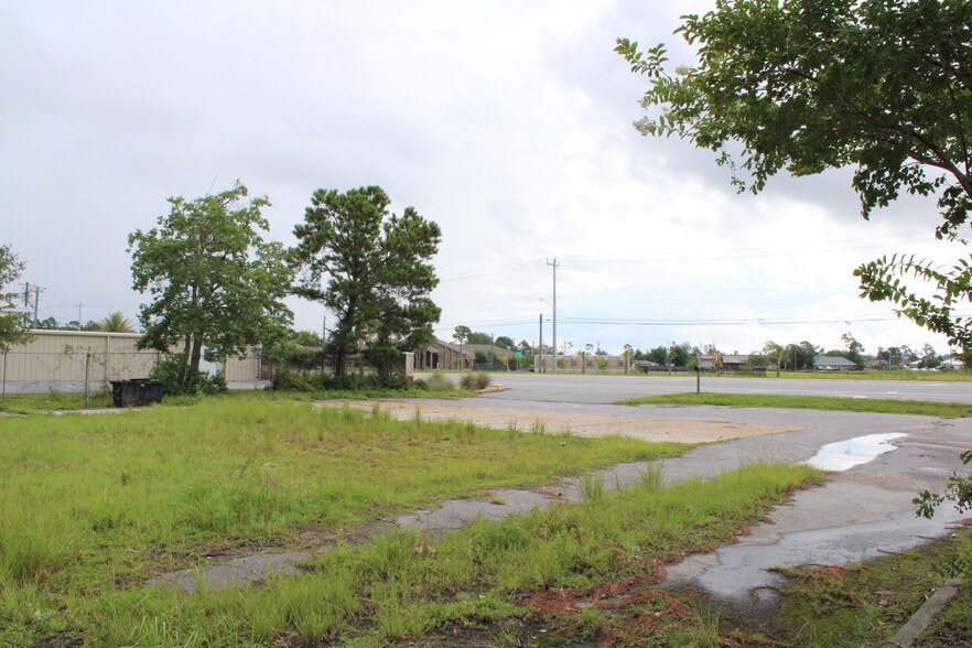 More Photos Of 3931 W Highway 390, Panama City Service Station For Sale