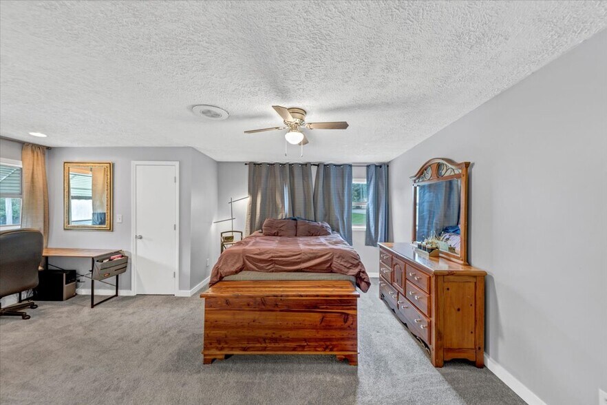 More Photos Of 6071 N Main St SE, Acworth Flex For Sale