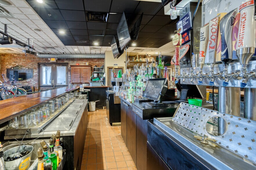 More Photos Of 3817 Pacific Ave, Wildwood Restaurant For Sale