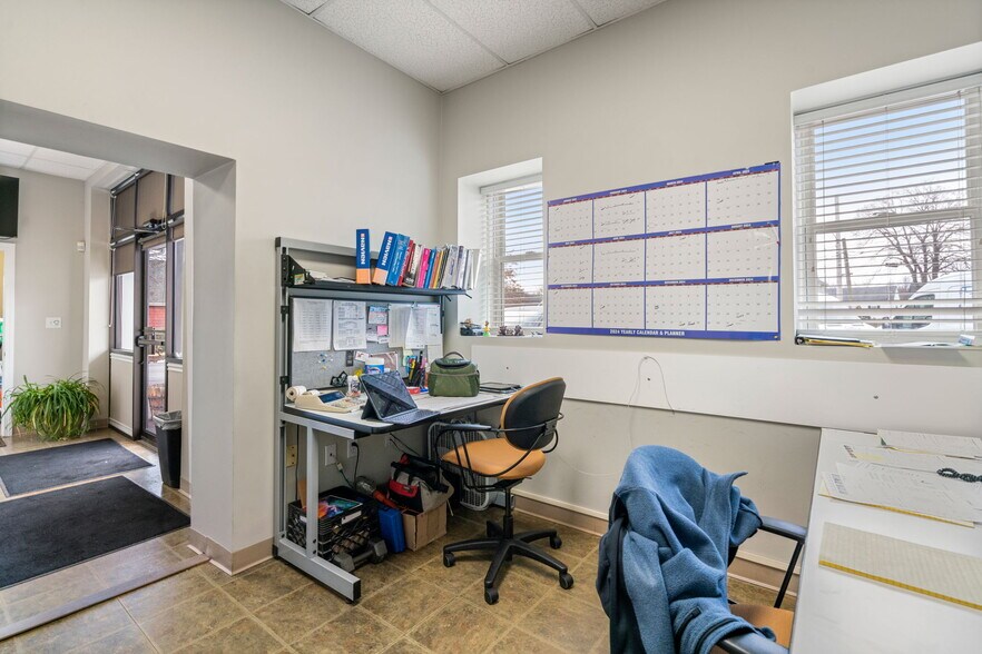 More Photos Of 655 Saw Mill Brook Pky, Newton General Retail For Sale