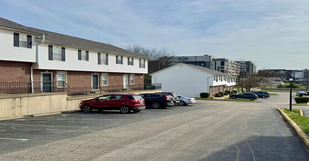 Primary Photo Of 1426-1496 N Kinser Pike, Bloomington Apartments For Sale