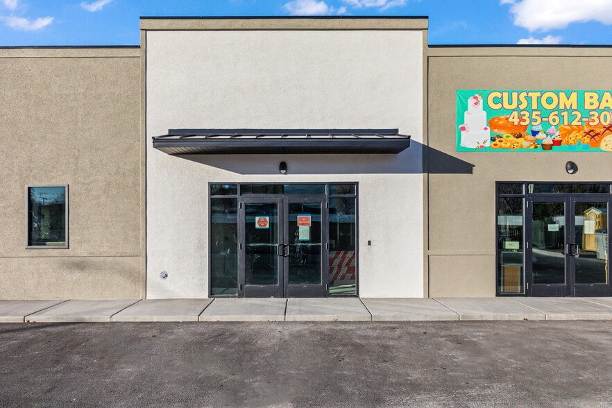 More Photos Of 238 N Main St, Monroe Freestanding For Lease