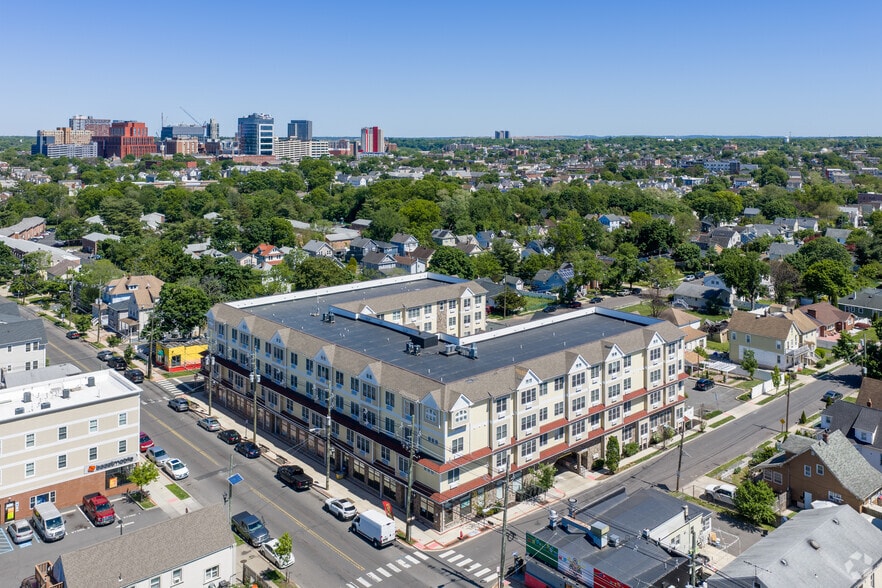 More Photos Of 510 Hamilton St, Somerset Apartments For Lease