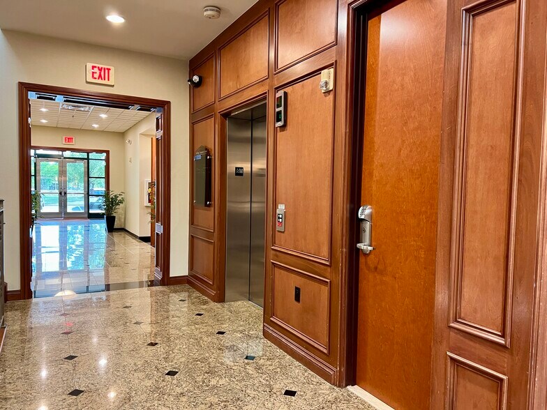 More Photos Of 38219 Mound Rd, Sterling Heights Office For Lease