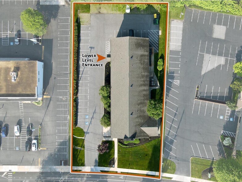 More Photos Of 912 S George St, York Medical For Lease