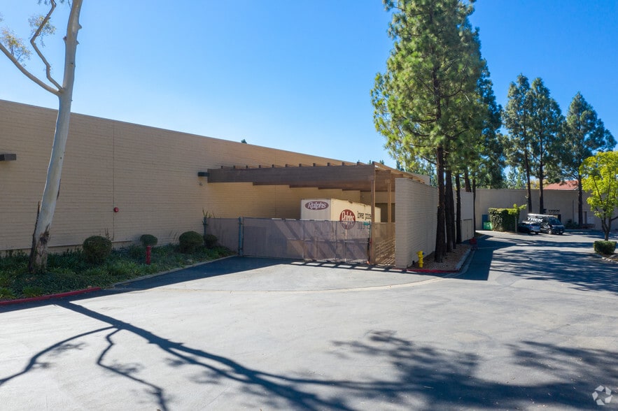 More Photos Of 3815-3963 E Thousand Oaks Blvd, Westlake Village Unknown For Lease