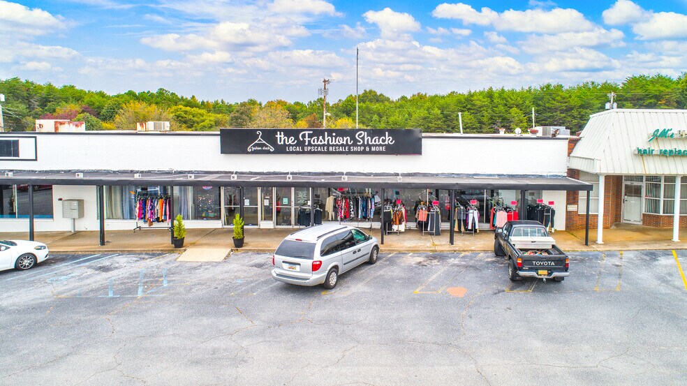 More Photos Of 2021-2025 E Main St, Easley Storefront For Lease