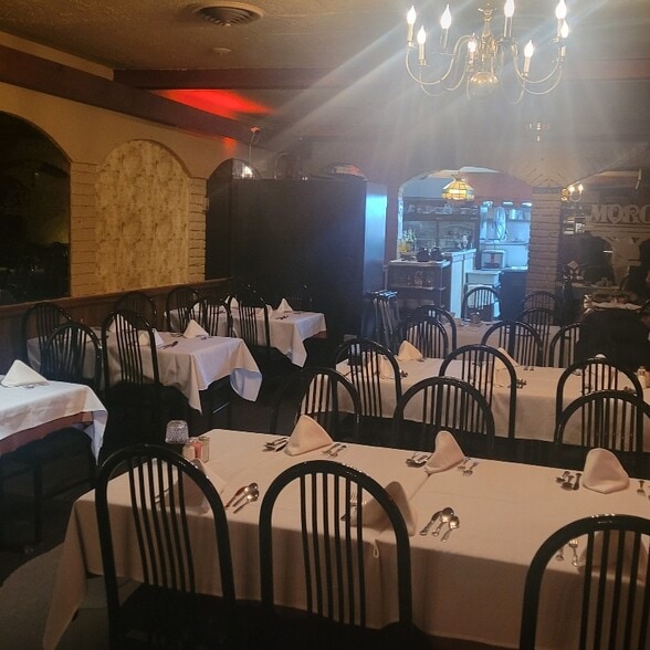 More Photos Of 6535 Allen Rd, Allen Park Restaurant For Sale