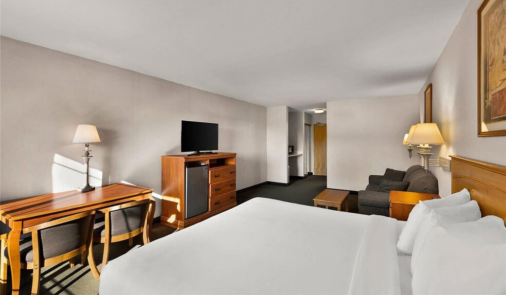 More Photos Of 1738 Comfort Dr, Tomahawk Hotel For Sale