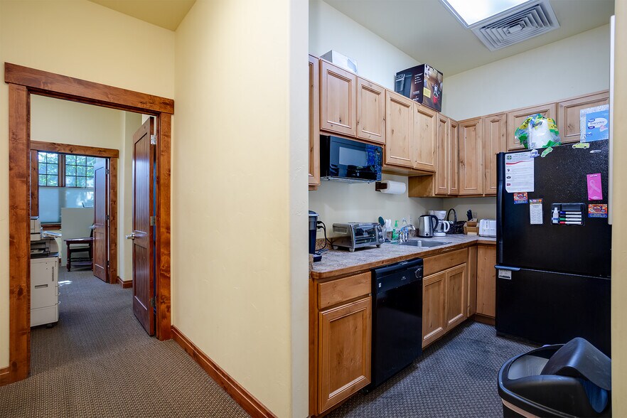 More Photos Of 675 Snapdragon Way, Steamboat Springs Office For Sale