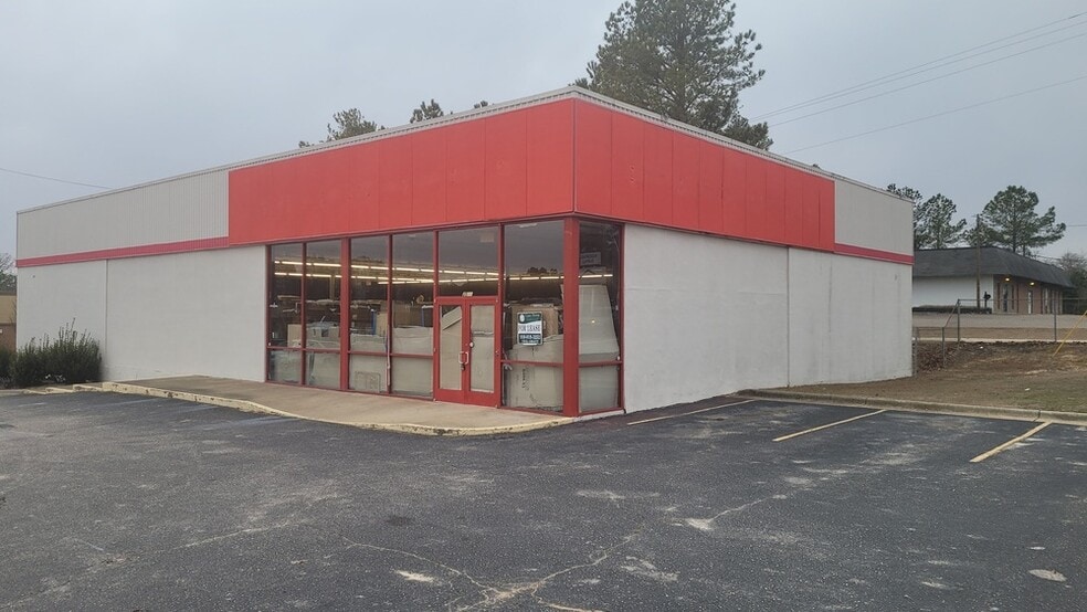 More Photos Of 3421 Murchison Rd, Fayetteville Unknown For Lease