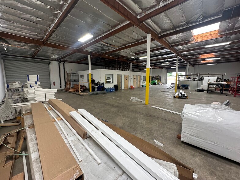 More Photos Of 14258 Valley Blvd, City Of Industry Manufacturing For Lease