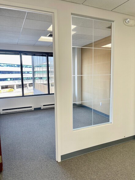 More Photos Of 81 Holly Hill Ln, Greenwich Office For Lease