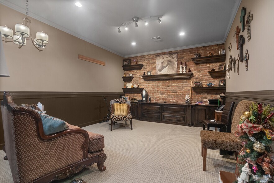 More Photos Of 103 E Main St, New Iberia Loft Creative Space For Sale