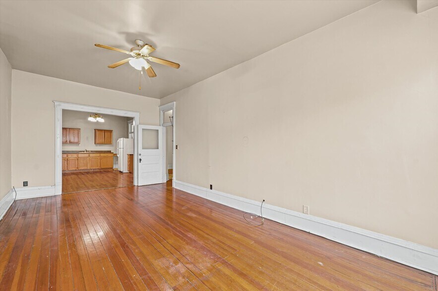 More Photos Of 125 S Market St, Paxton Specialty For Sale