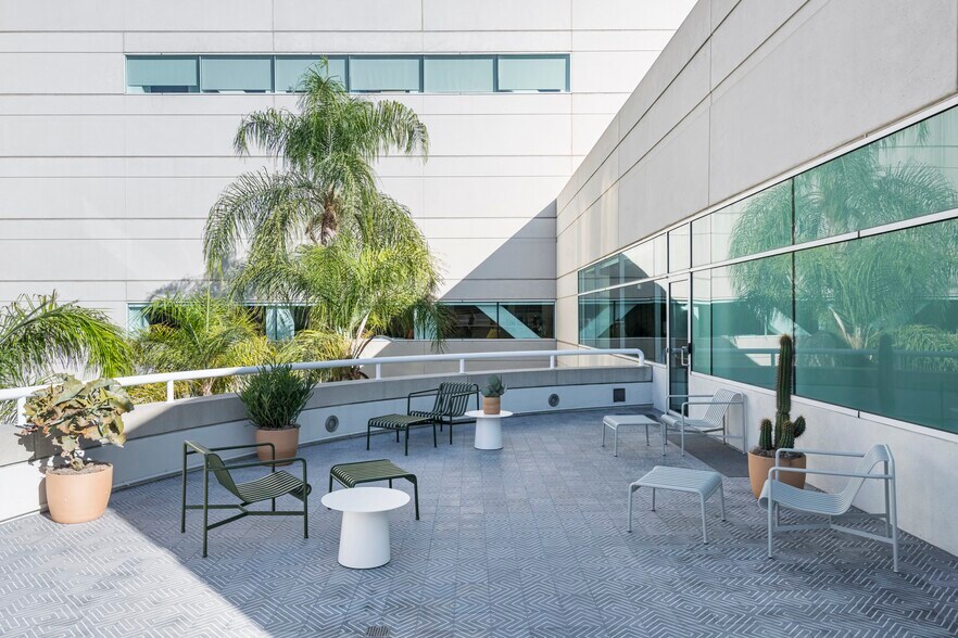 More Photos Of 5161 Lankershim Blvd, North Hollywood Coworking Space
