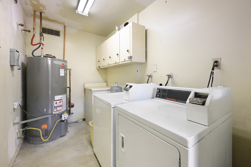 More Photos Of 15 E Beacon St, Alhambra Apartments For Sale