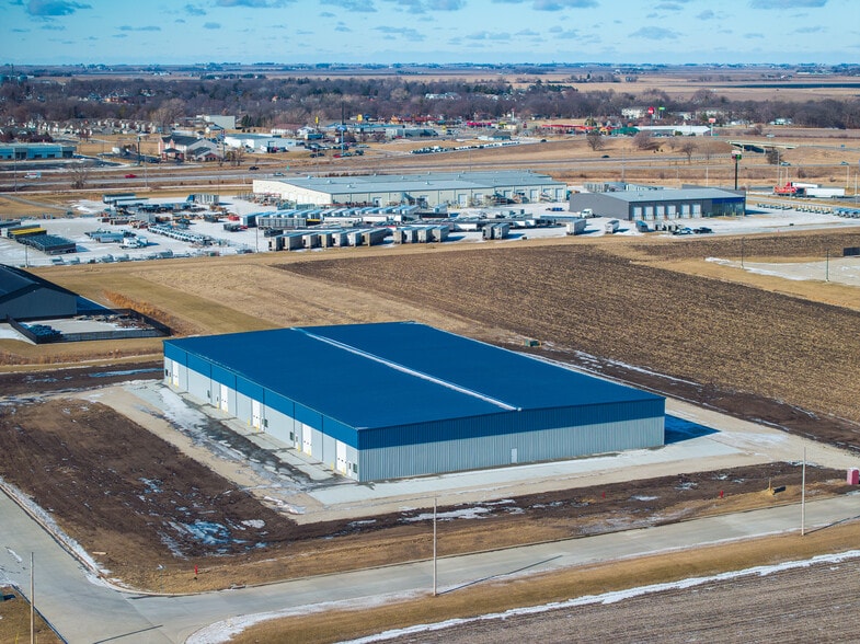 More Photos Of 1811 Rich Olive St, Story City Warehouse For Lease