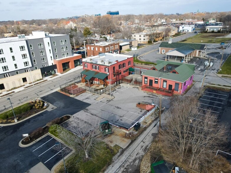 More Photos Of 917 W 44th St, Kansas City Restaurant For Sale