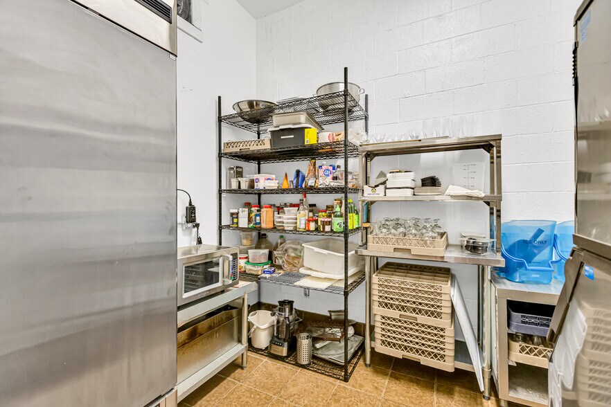 More Photos Of 1011 Del Paso Blvd, Sacramento Restaurant For Sale