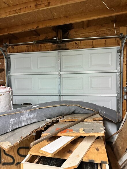 More Photos Of 1048 Klondike Rd, State Road Office For Sale