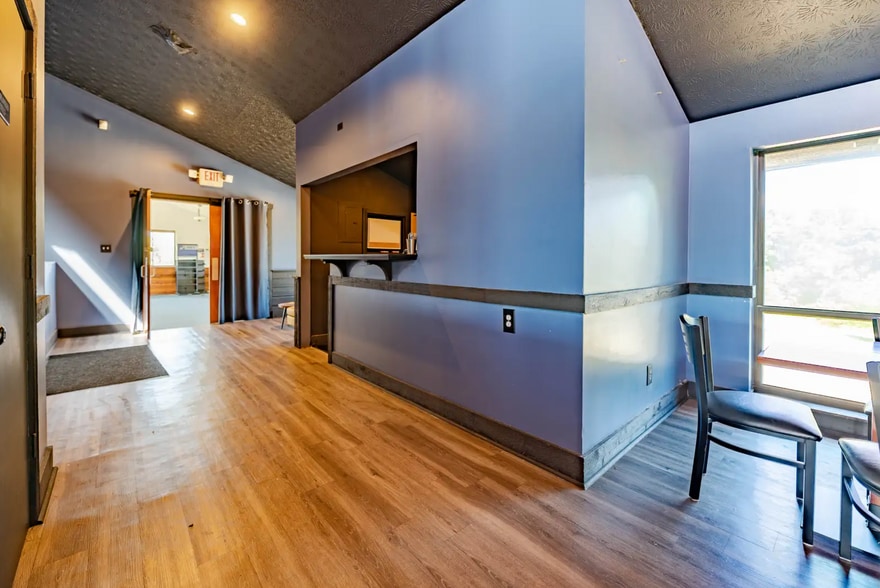 More Photos Of 245 Tanglewood Ct, Taylorsville General Retail For Sale