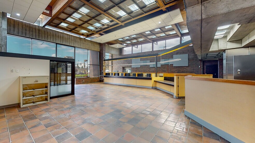 More Photos Of 8801 S Tacoma Way, Tacoma Freestanding For Sale