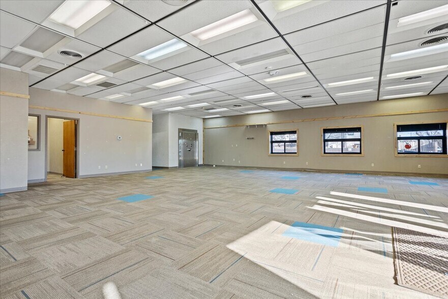More Photos Of 1904 E 15th St, Cheyenne Office For Sale
